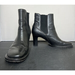 Cole Haan Women's Sz 8B Black Leather Vibram Sole Slip On Stretch Ankle Booties